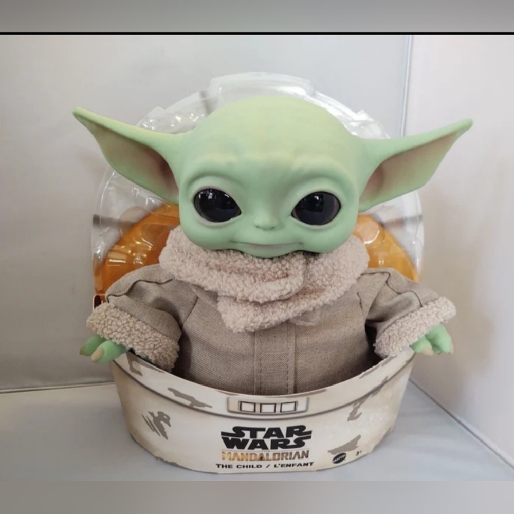 Star Wars Mandalorian The Child aka Baby Yoda Plush NWT